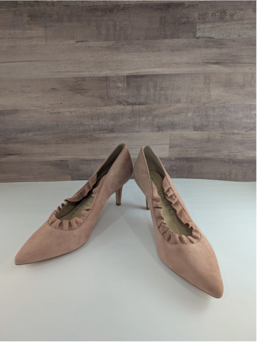Women's Sole Society Nude Pink Suede Ruffled Heels Size 8.5
